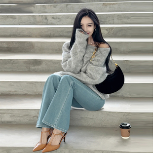 浅色加绒微喇牛仔裤女2025秋季新款高腰显瘦小个子不贴腿喇叭裤子