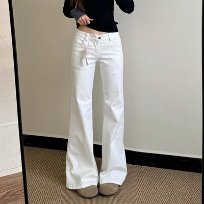 白色低腰微喇牛仔裤女春秋