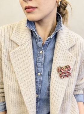 新款中古紫色莱茵钻石蝴蝶胸针大衣毛衣配饰胸针高级胸花饰品