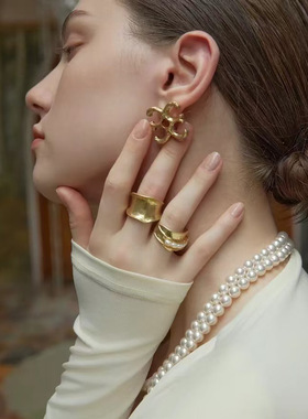 春季新款珍珠项链ins镂空耳钉精致女配饰耳环双C时尚百搭颈链饰品