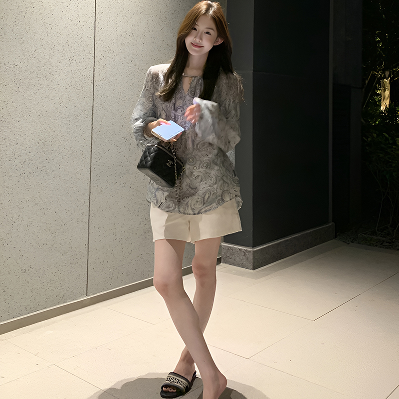 蟾宫折桂_夏季新中式高级气质长袖印花衬衫上衣松弛阔腿短裤套装