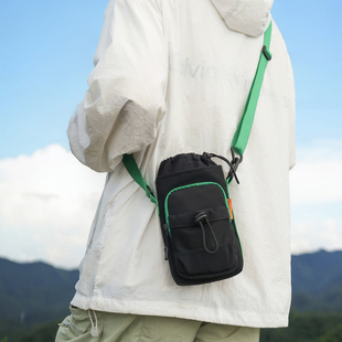 运动健身水杯包户外登山小挎包休闲通勤斜挎包男女外出便携单肩包