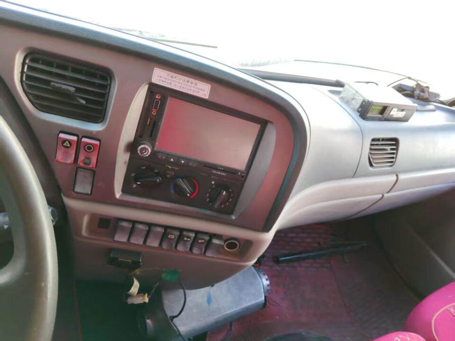 3月24日银川宁AQ0262号东风牌重型仓栅式货车网络拍卖公告