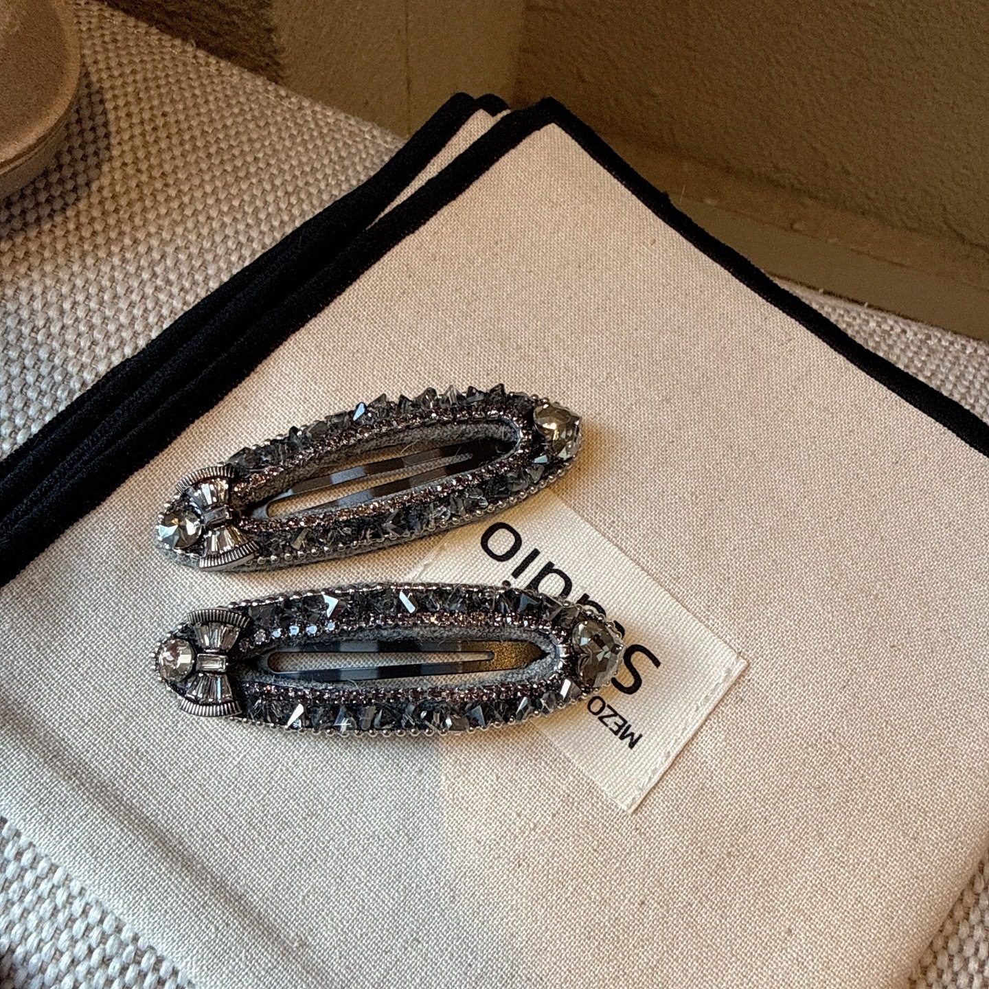 高级感灰钻蝴蝶结椭圆款bb夹时尚气质侧边夹前额碎发掰掰夹刘海夹,饰品/流行首饰/时尚饰品新,民族风发饰,淘宝优惠券,粉丝福利购,淘宝优惠卷