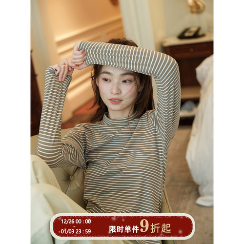 馨帮帮半高领条纹磨毛保暖上衣