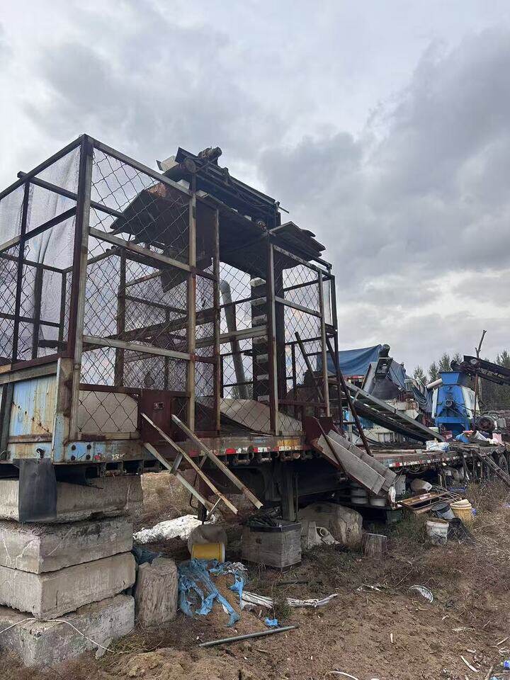 4月2日鄂尔多斯太昌牌560型颗粒机、中王牌160千瓦粉碎机、山一雷曼牌946型装载机、10米挂车斗、12米挂车斗、17.5米挂车斗、网络拍卖公告