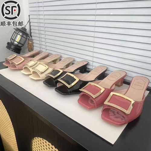 方扣露趾粗跟凉鞋夏季外穿
