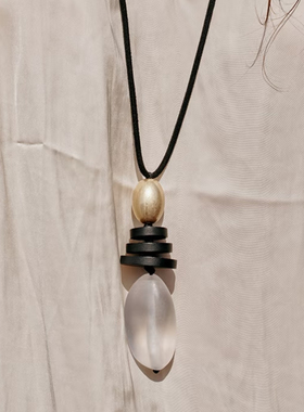 简约树脂麂皮能量转运项链饰品