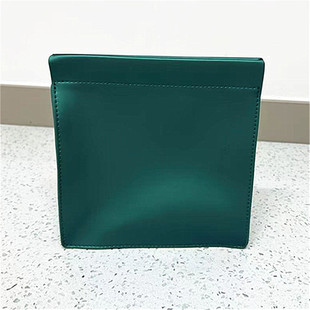 包邮赫莲娜简约绿色PU皮革化妆包女便携收纳包自动弹片闭合零钱包