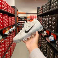 Nike/耐克 男子Air VaporMax Flyknit 大气垫跑步鞋 DV1678-102