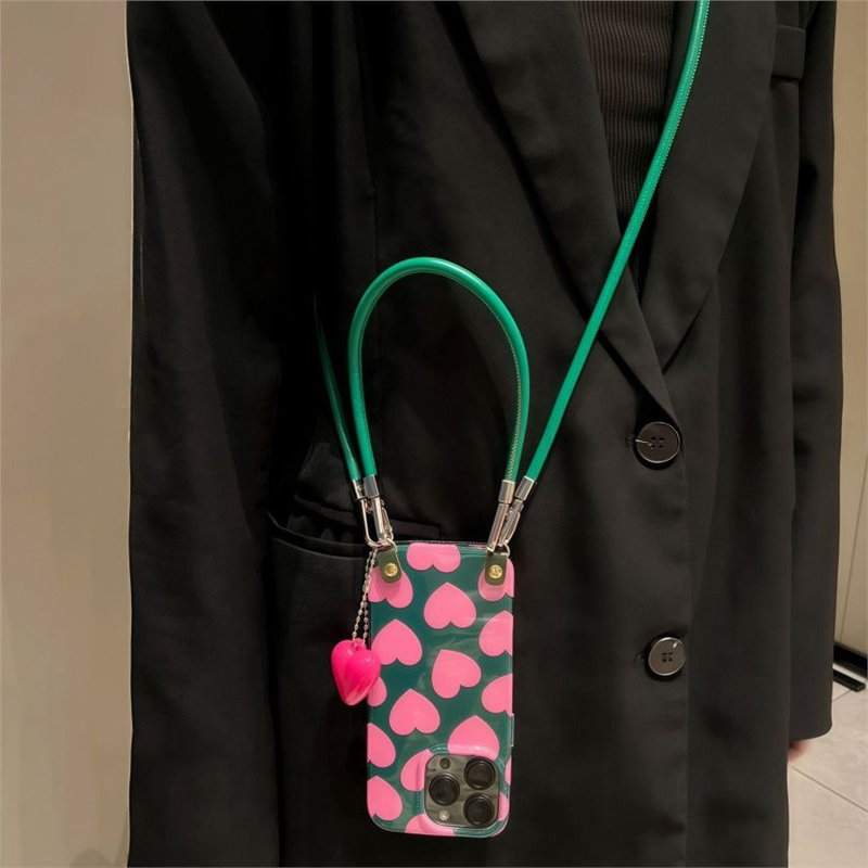 ins新款可爱爱心斜挎可背挂绳适用于苹果16promax手机壳iPhone15高级感14腕带13夏天手机套12女款