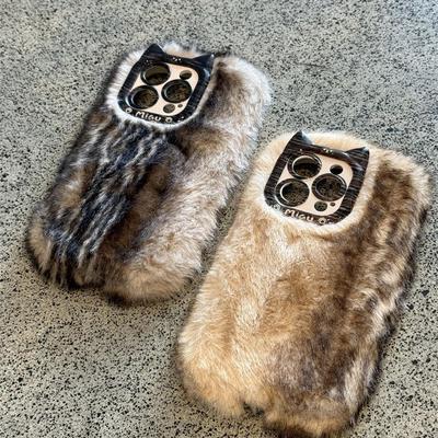 西多士适用苹果15手机壳16个性防雪貂毛绒iphone15promax秋冬新款14pro暖手13高颜值12镜头全包14防摔硅胶