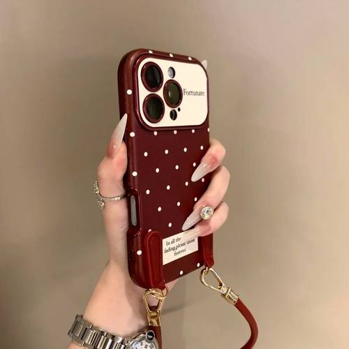 韩风简约波点腕带iPhone16/15手机壳适用苹果14/13promax皮质软壳手提链条挂绳高级感小众粉色新款秋冬