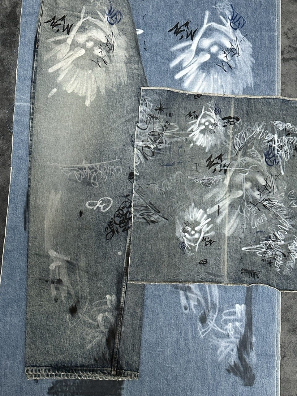 thumbnail for Pre-Order in Stock 23Fw Baggy Graffiti Jeans, Same Style as Playboicarti, Fashionable Loose Straight Wide-Leg Pants