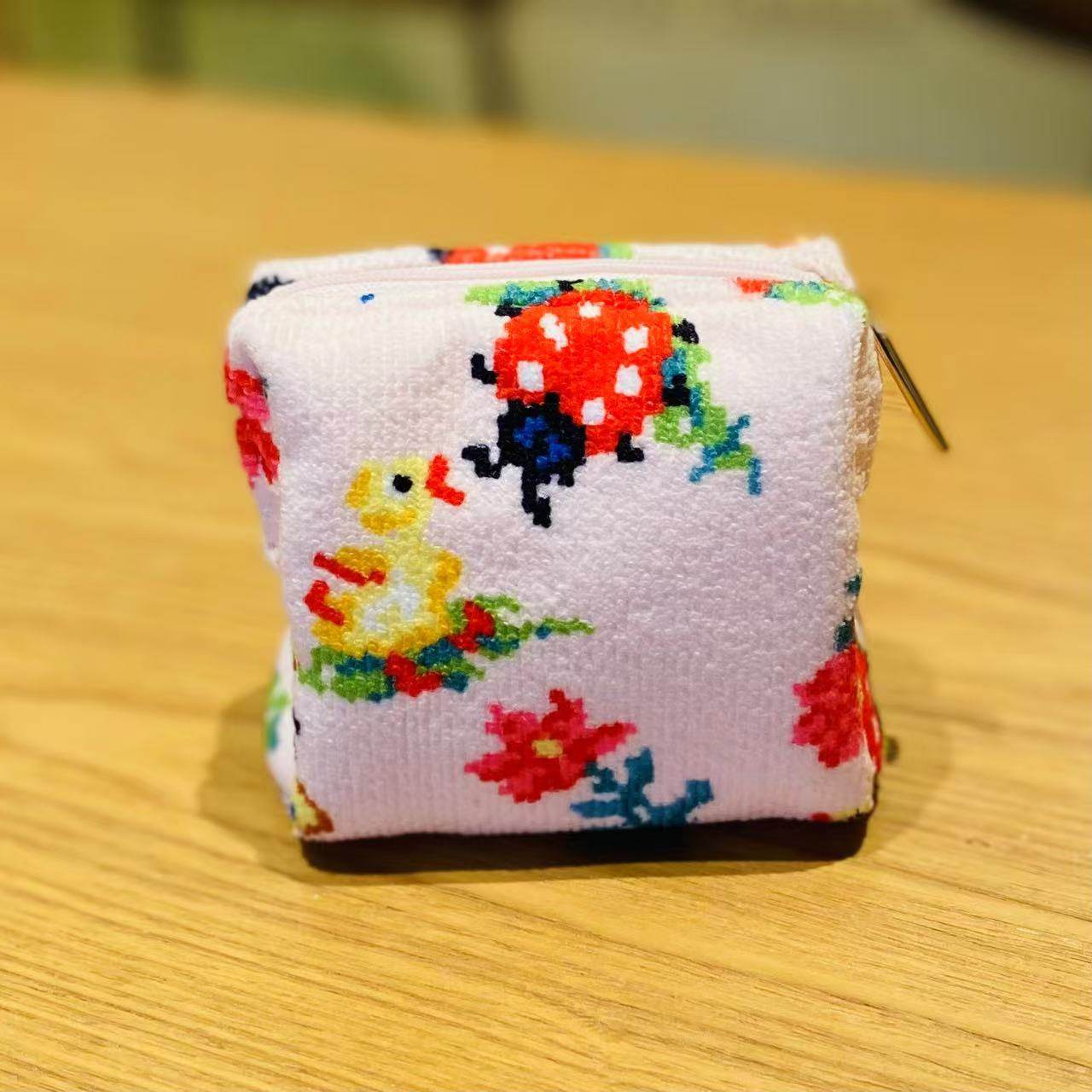 手作小黄鸭豆腐包 收纳包毛巾包化妆包