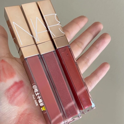 NARS叠涂新版金管唇蜜aragon