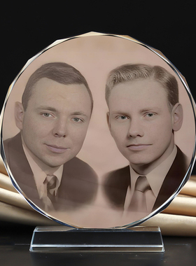 年轻芒格和巴菲特双人水晶摆台办公室桌面工艺品装饰摆件创意定制