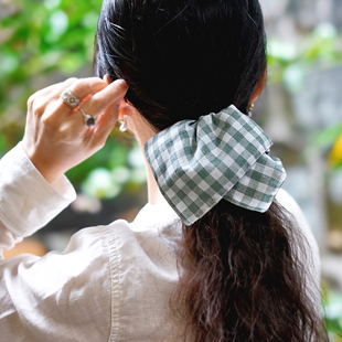 田园风穿搭清新红色格子方巾发圈女高级感学院风JK绿色头饰发圈