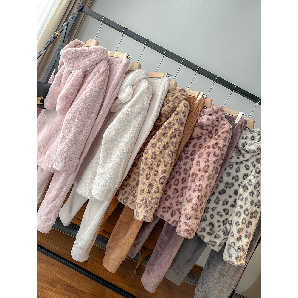 走R~   199+     可爱连帽珊瑚绒亲肤舒适睡衣女家居服套装