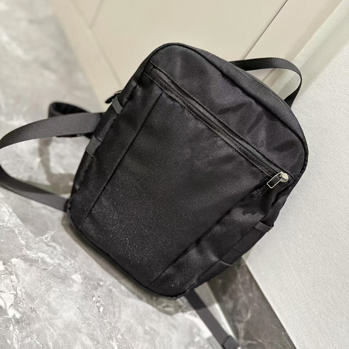 高品质鸡骨架潮流休闲4L斜跨包