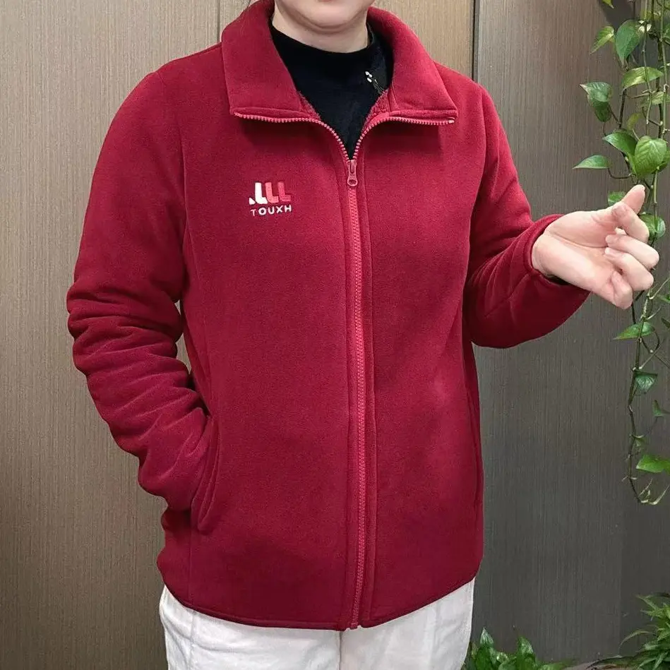 加绒夹克宽松型运动云感常规字母