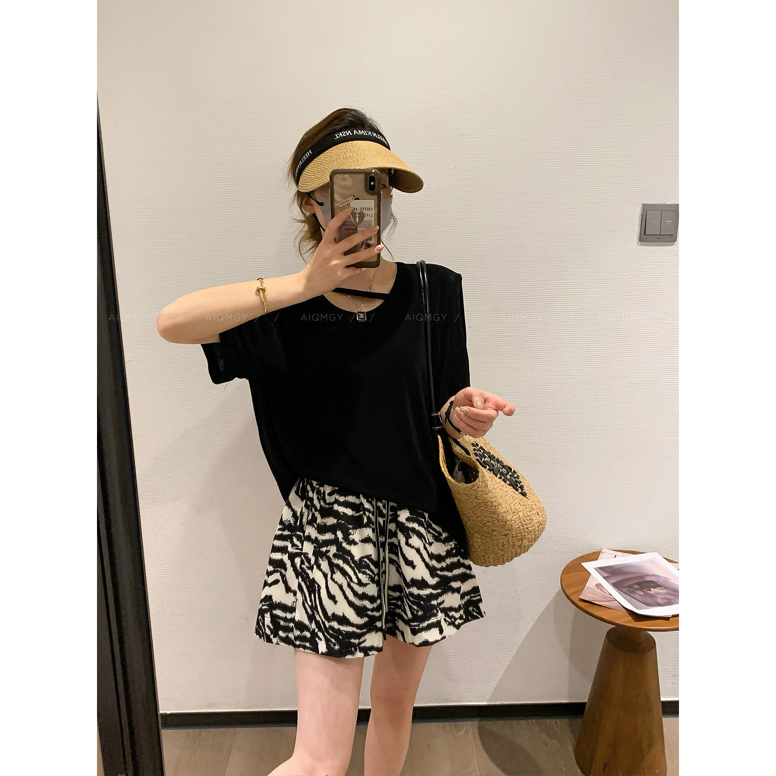 爱情魔鬼鱼 宽松小众设计感T恤女2024年夏季新款圆领短袖黑色上衣