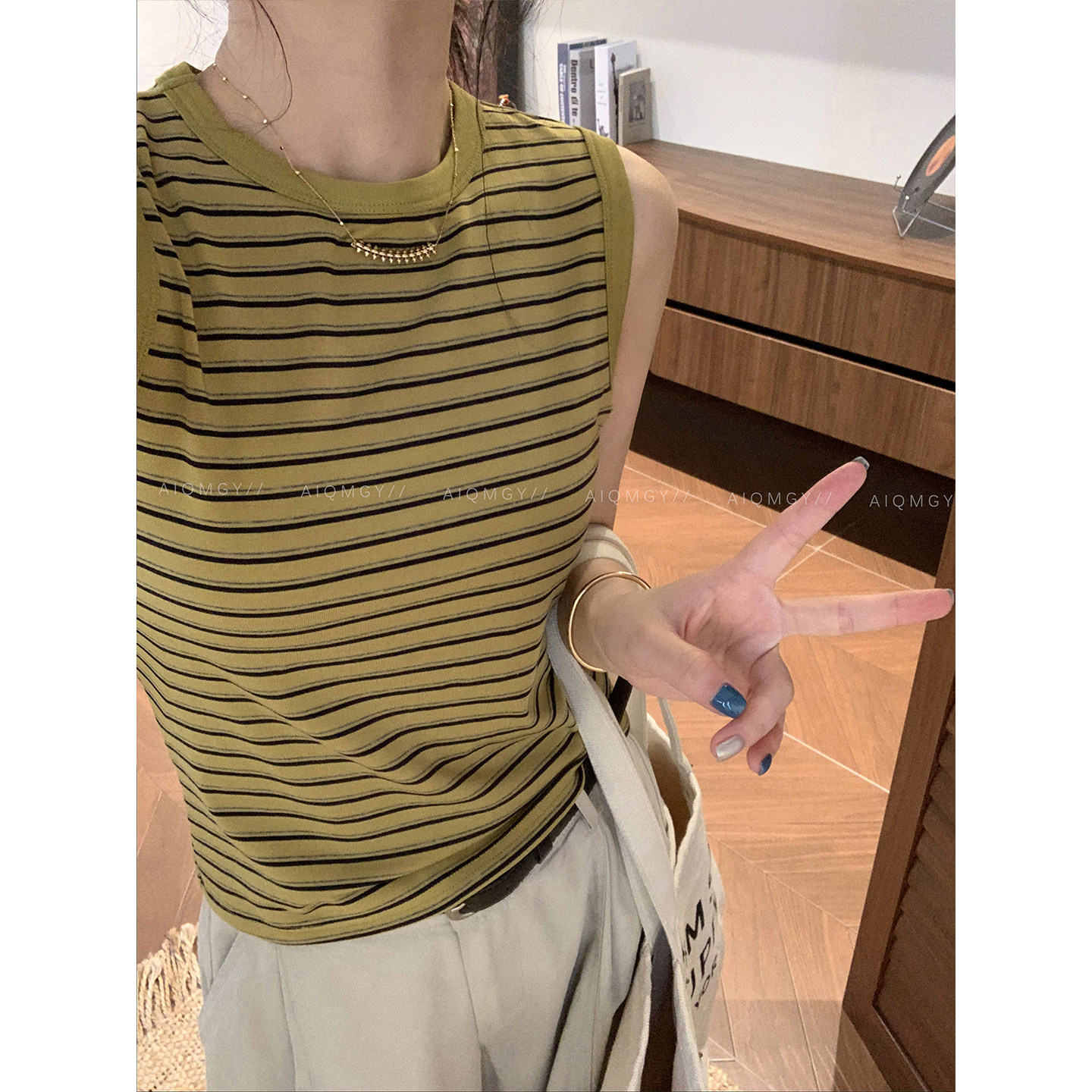 爱情魔鬼鱼 绿色条纹圆领吊带背心女2026年夏季新款外穿天丝上衣