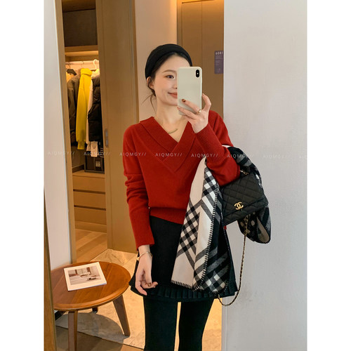 爱情魔鬼鱼设计感长袖V领针织衫