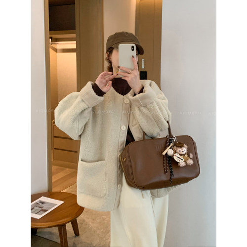 爱情魔鬼鱼圆领羊羔绒外套女