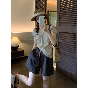 爱情魔鬼鱼 设计感短袖V领扭结T恤女2026年夏季新款时尚别致上衣