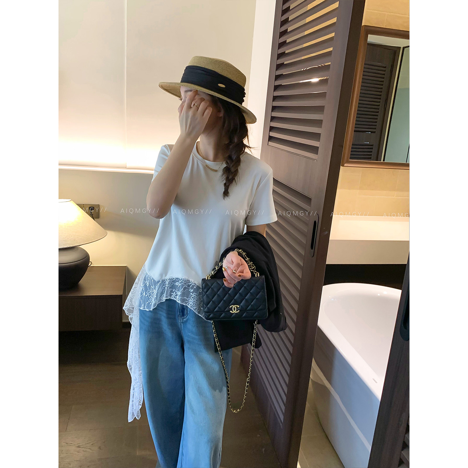 爱情魔鬼鱼 纯色短袖圆领蕾丝拼接T恤女2026夏季设计感不规则上衣