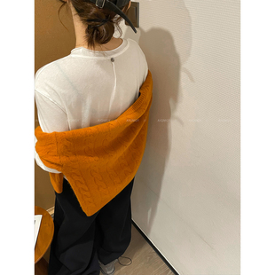 新款 纯色打底T恤女2025冬季 简约百搭上衣 白色圆领长袖 爱情魔鬼鱼