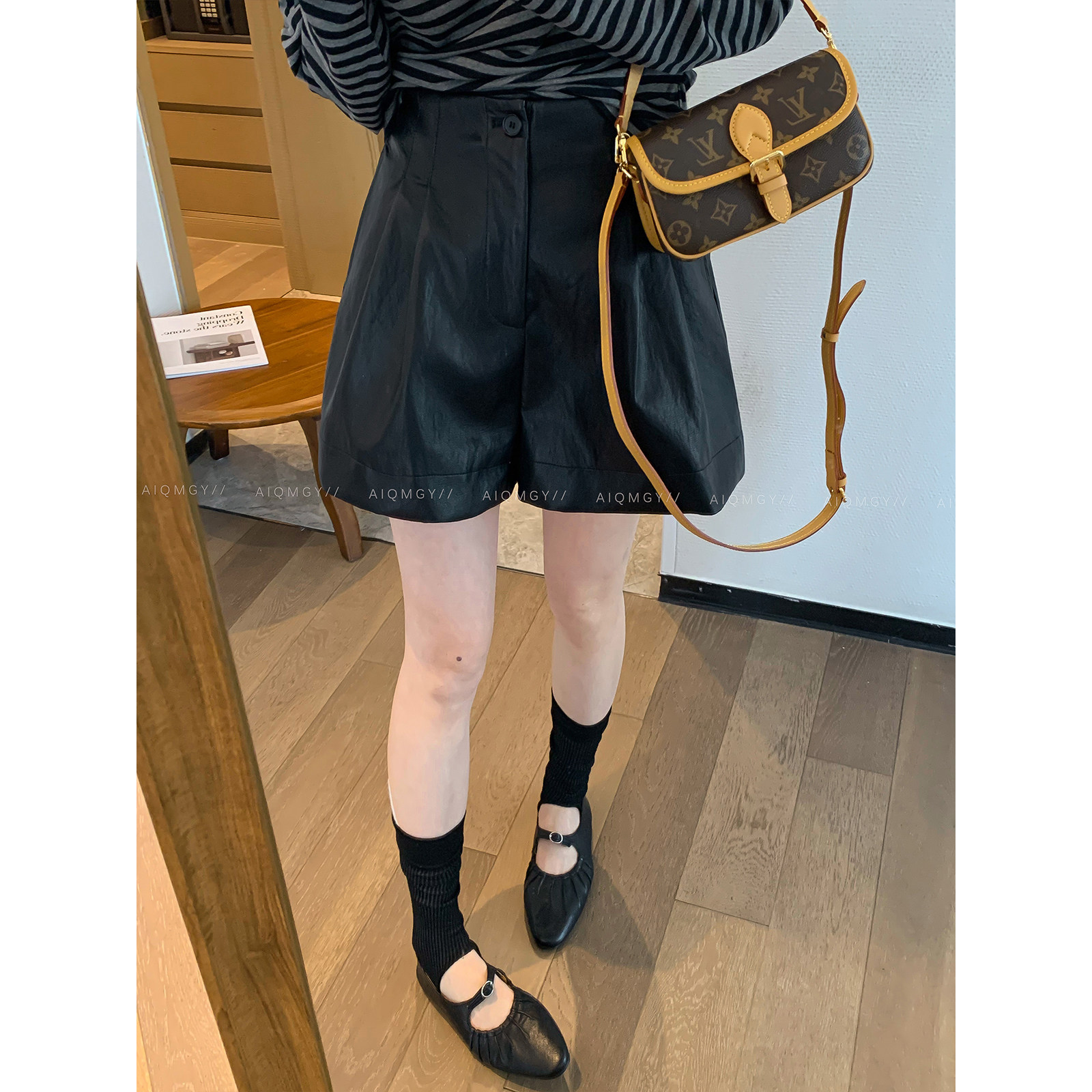 爱情魔鬼鱼 黑色PU皮短裤女2026春季新款高腰时尚百搭休闲阔腿裤