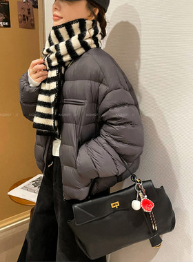 爱情魔鬼鱼圆领加厚羽绒服外套
