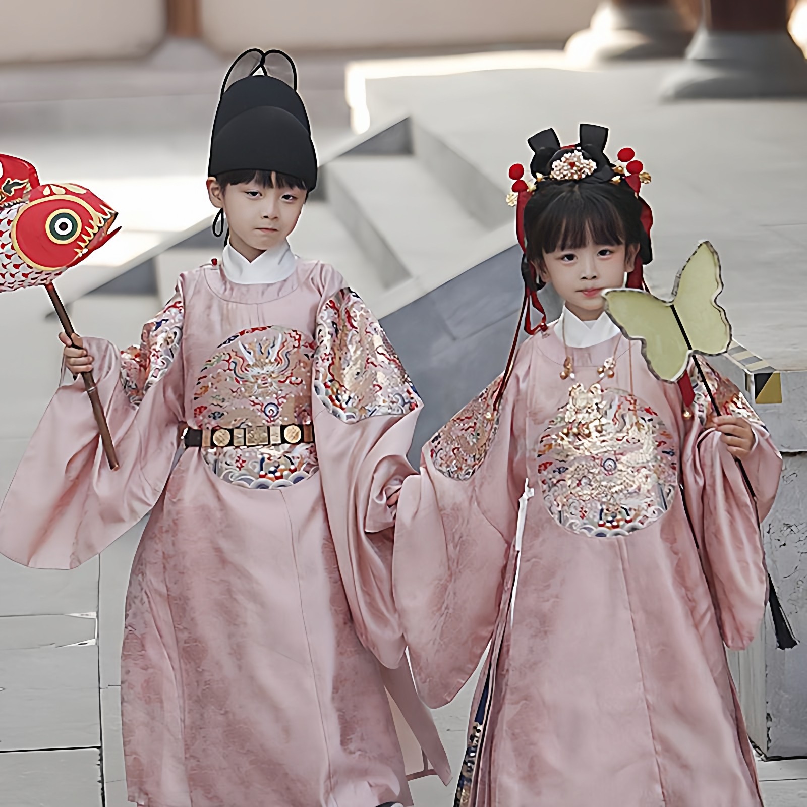 2026新款秋冬儿童汉服明制龙纹刺绣粉色女童明代圆领袍喜庆拜年服,童装/婴儿装/亲子装,汉服,淘宝优惠券,粉丝福利购,淘宝优惠卷