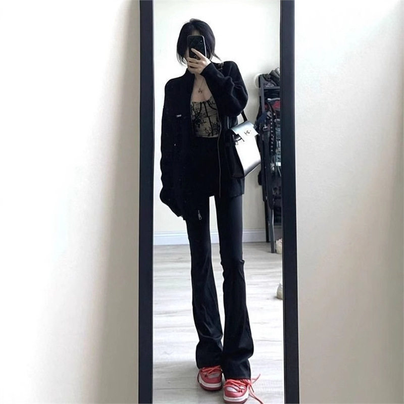黑色高腰弹力微喇牛仔裤