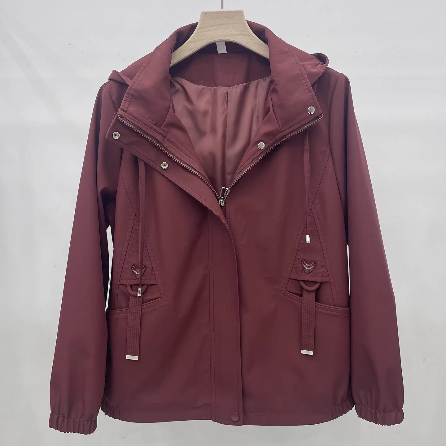 中老年妈妈装连帽外套女春秋宽松大码风衣洋气减龄夹克上衣特价