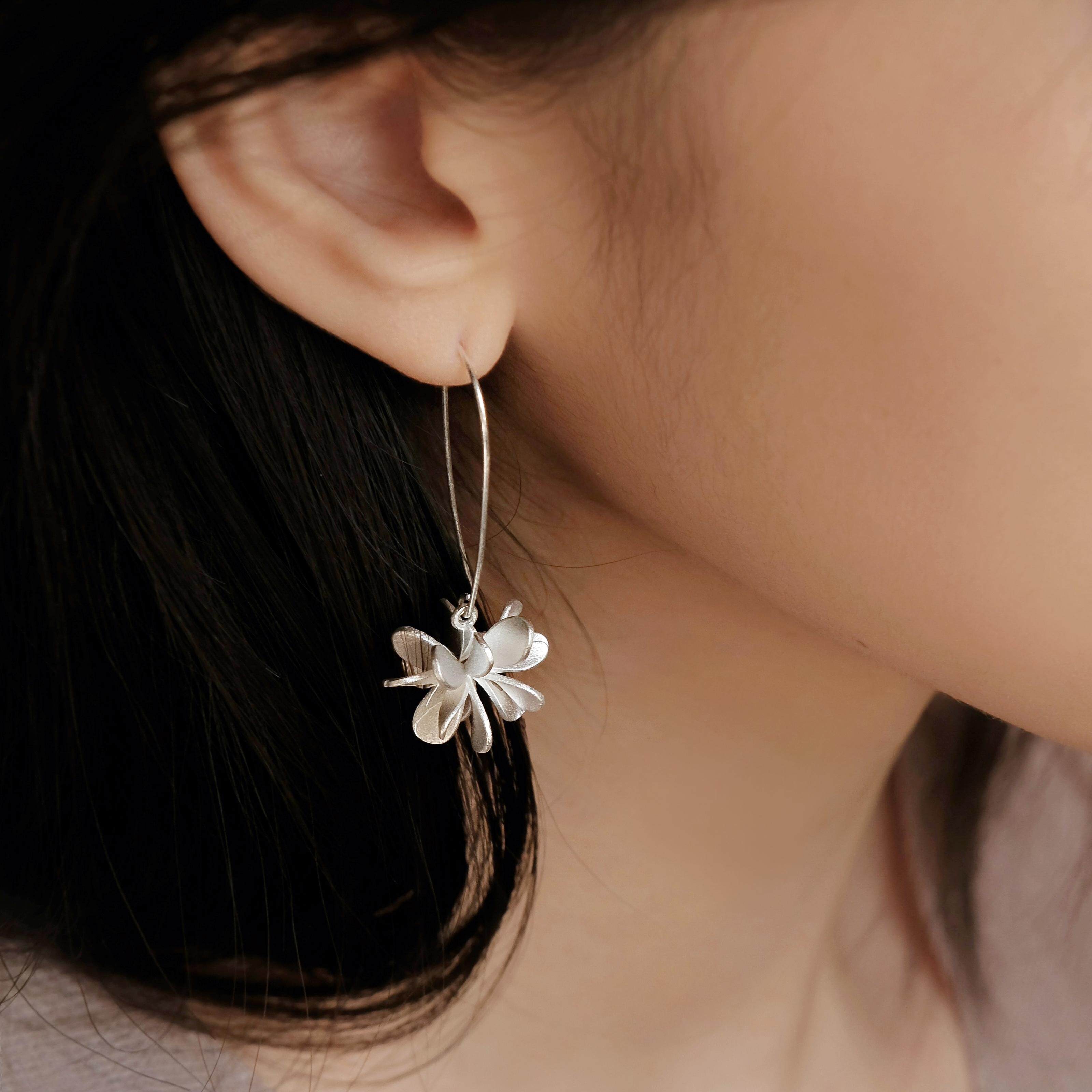 法国【设计师】Glicka 「小白花」高级手工s925银花球耳环