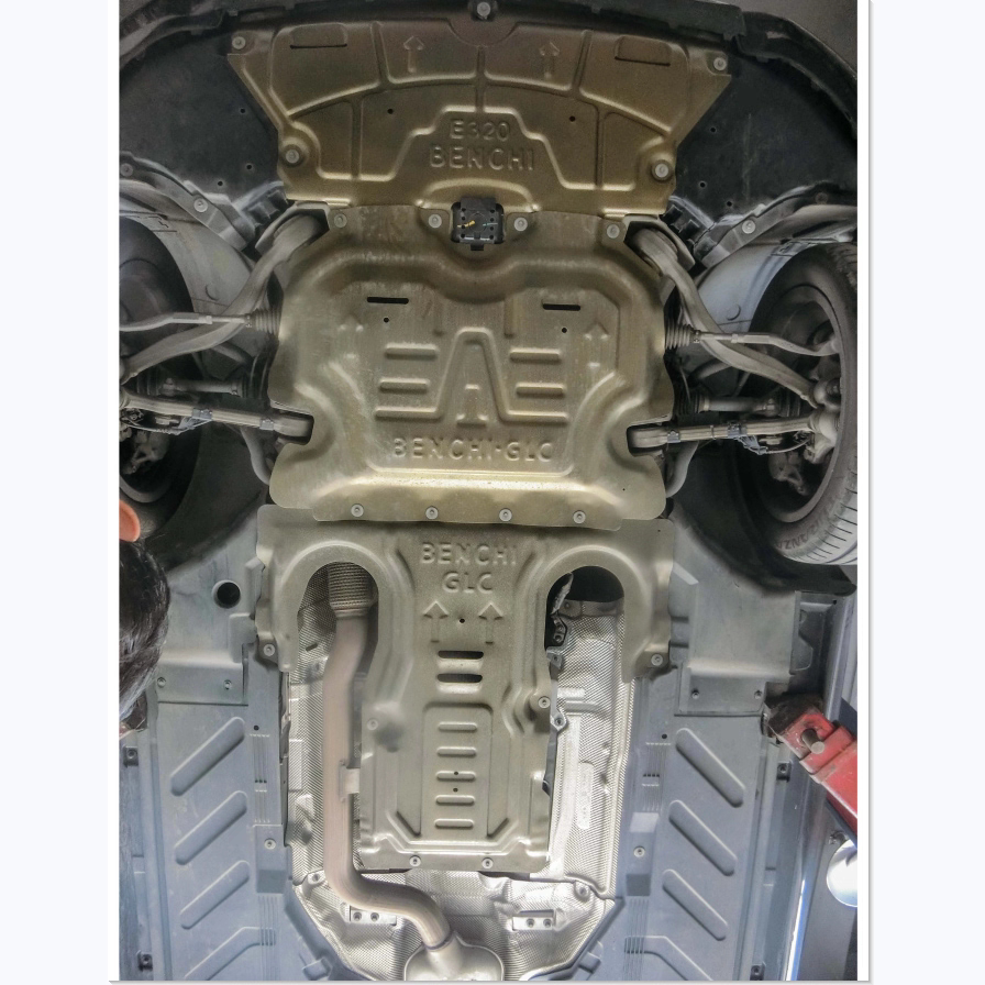 17-19款奔驰E200L四驱原装底盘下护板合金锰钢碳钢发动机专用护板