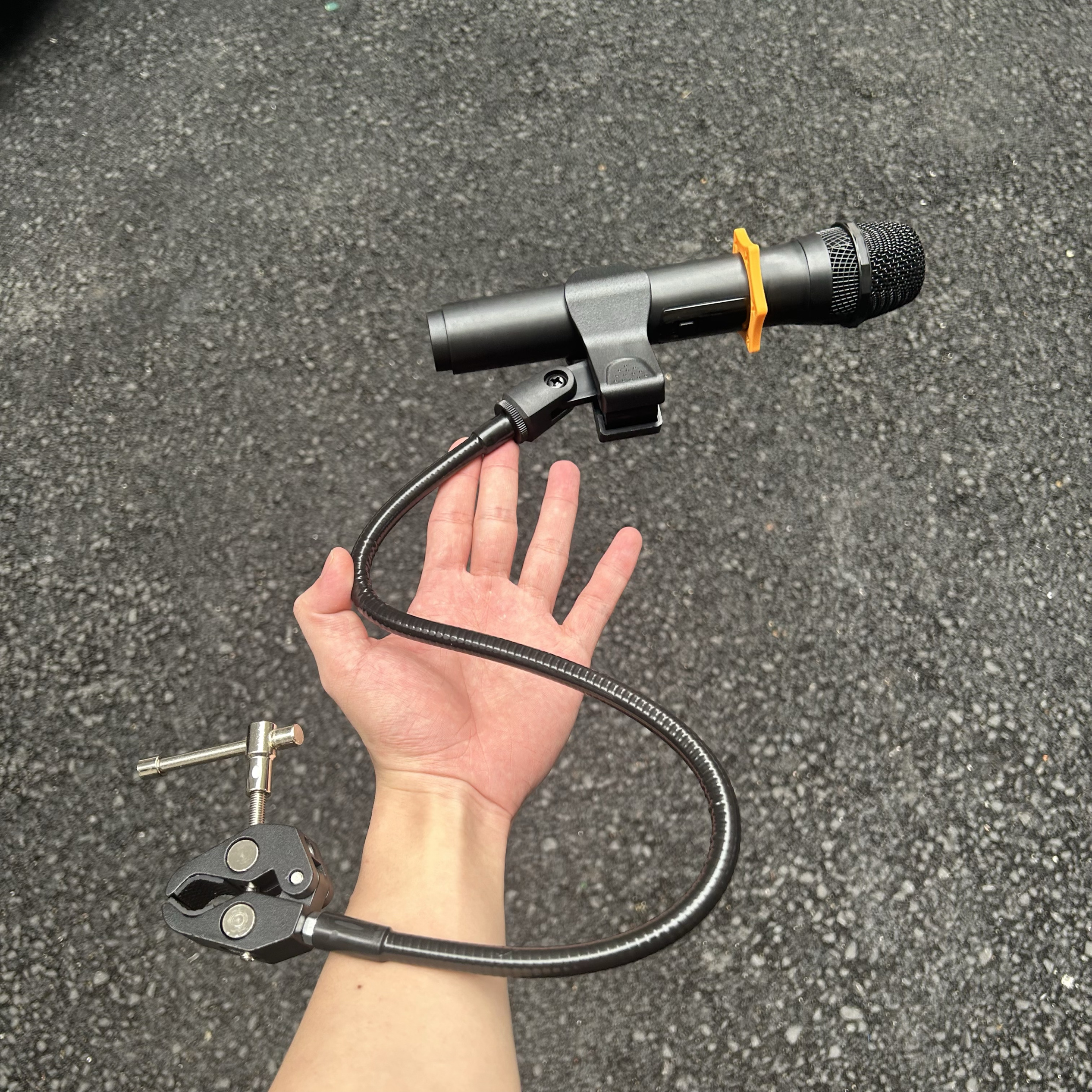 通用有线无线话筒支架桌面360度旋转万向软管手机夹直播架增位夹