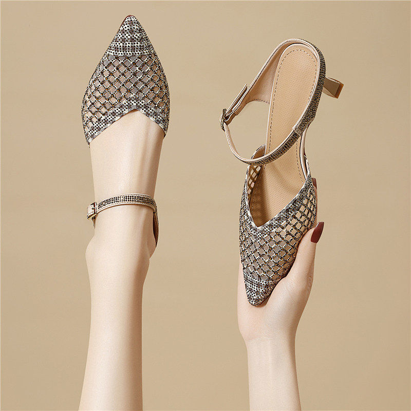 凉鞋女夏外穿时尚高级感2026新款包头尖头浅口一字带细跟高跟鞋子