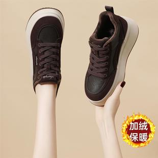 配阔腿裤的厚底鞋棕色德训加绒内增高松糕2025新款冬季休闲板鞋子