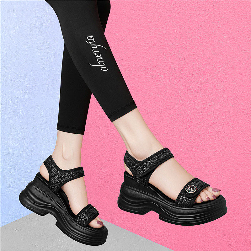 品牌黑色凉鞋女款2026新款夏季配裙子厚底增高一字带高跟鞋不累脚