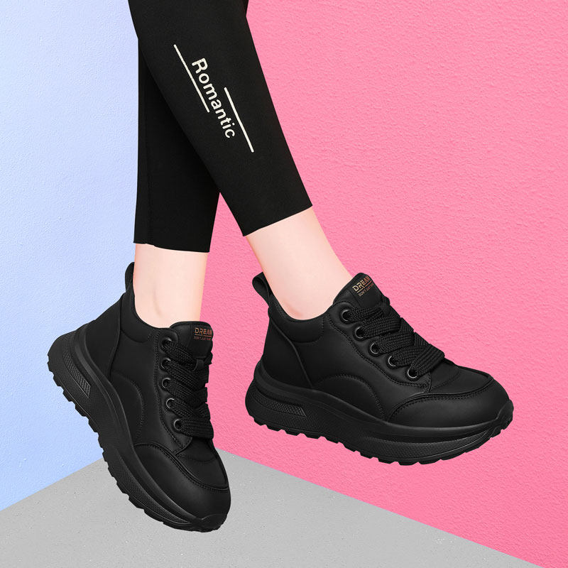 黑色运动鞋女款2025年新款春秋季百搭厚底怎搞软底轻便休闲跑步鞋