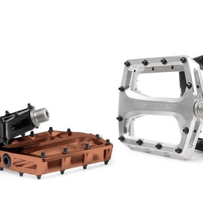 波兰DARTMOOR THUNDER雷霆铝合金水平脚踏 速降ENDURO山地车土坡