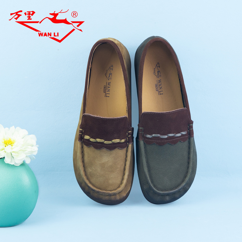 万里休闲女鞋复古真皮
