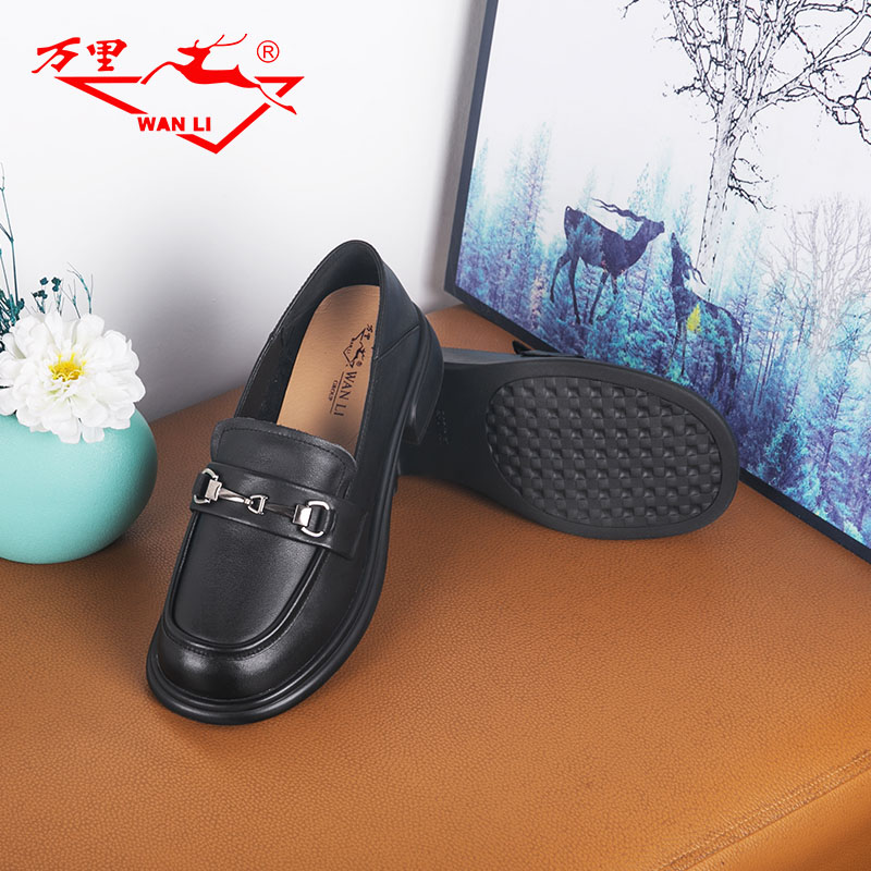 万里粗跟休闲乐福鞋女鞋