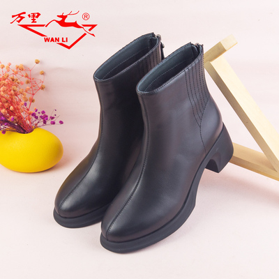 万里简约时装靴短靴粗跟真皮