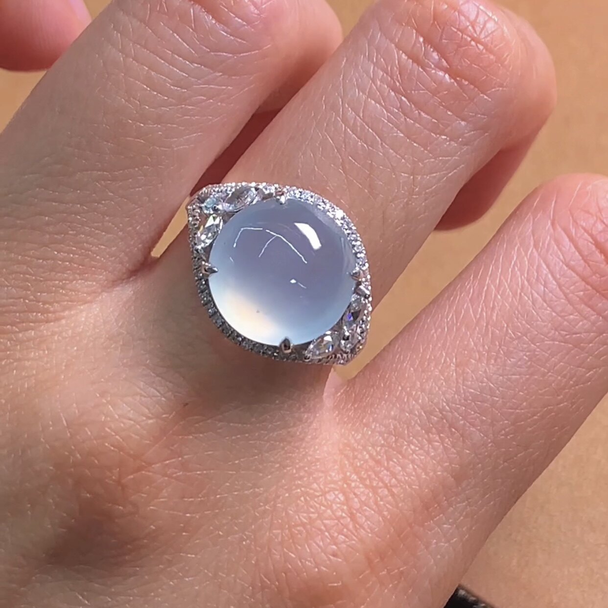 18K金镶嵌天然A货翡翠高冰蛋面戒指镶嵌女士戒指南非钻石