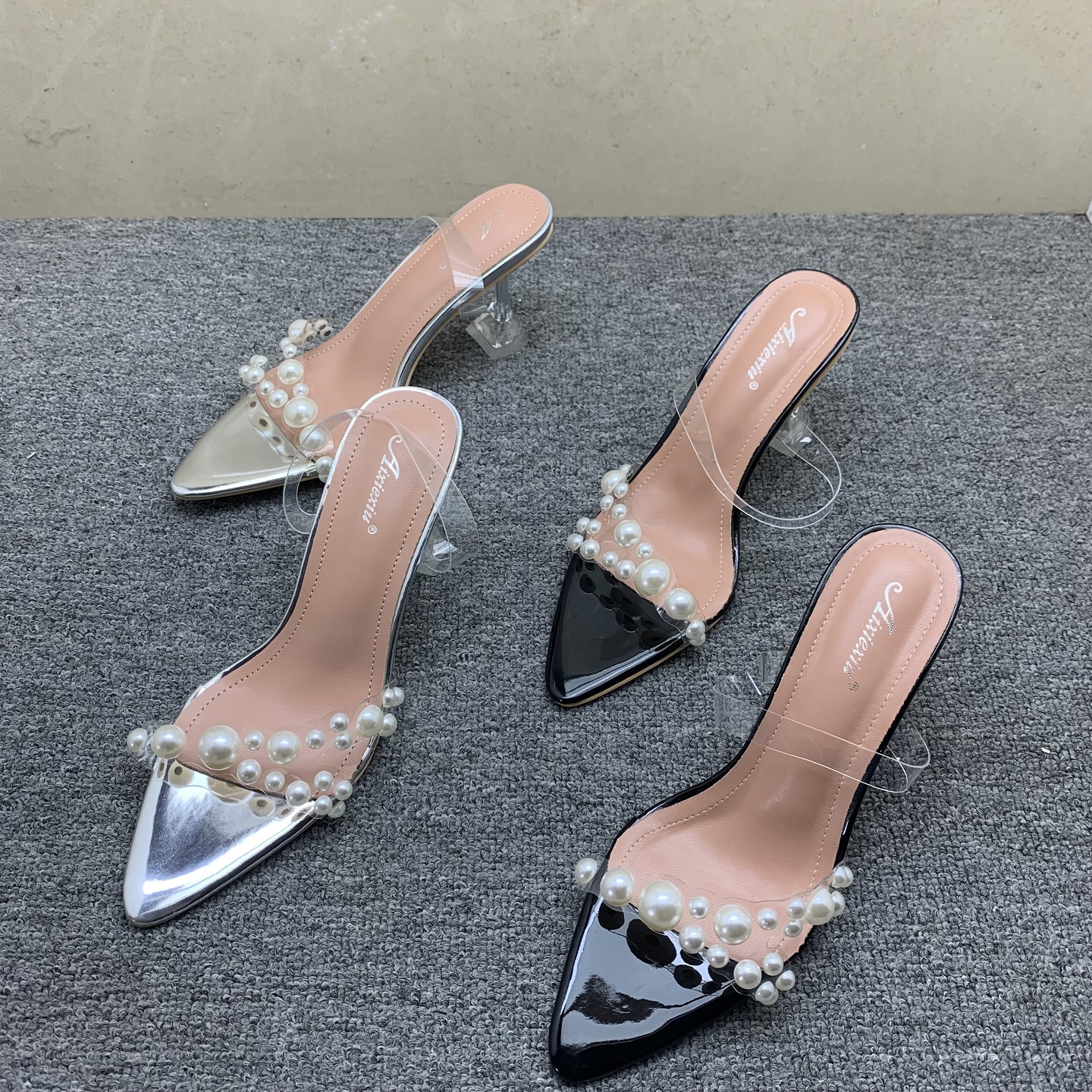 尖头细跟凉拖鞋女夏外穿2025新款仙女风珍珠一字带透明水晶高跟鞋